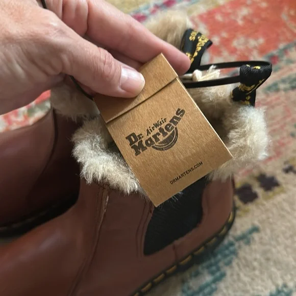 Dr. Marten Women's 2976 Leonore Fur Lined Boot NWT (No Box) - Picture 5 of 6